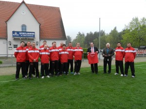 Übergabe der neuen Mannschaftsbekleidung